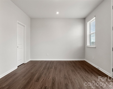6985 Waterstone Drive - Photo Thumbnail 16