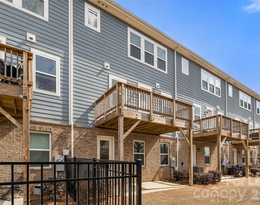 6985 Waterstone Drive - Photo Thumbnail 35