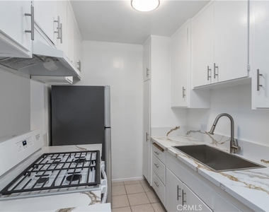 4065 Mclaughlin Avenue - Photo Thumbnail 5