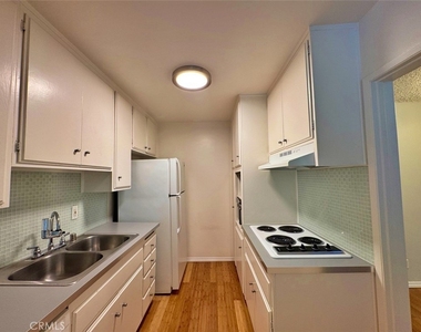 5625 Sumner - Photo Thumbnail 22