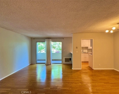 5625 Sumner - Photo Thumbnail 6