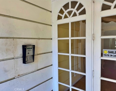 5625 Sumner - Photo Thumbnail 3