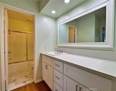 5625 Sumner - Photo Thumbnail 30