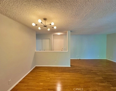 5625 Sumner - Photo Thumbnail 8