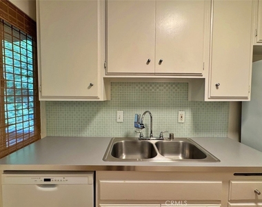 5625 Sumner - Photo Thumbnail 23
