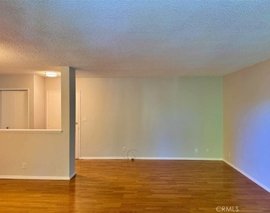 5625 Sumner - Photo Thumbnail 4