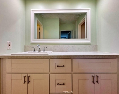 5625 Sumner - Photo Thumbnail 28
