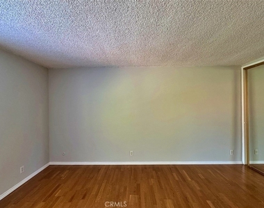 5625 Sumner - Photo Thumbnail 19