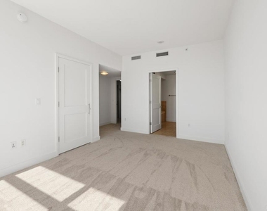 700 W E Street - Photo Thumbnail 19