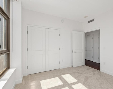 700 W E Street - Photo Thumbnail 24