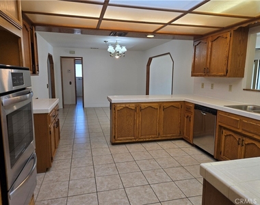 727 Chardonnay Place - Photo Thumbnail 9