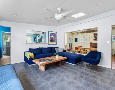 3612 Greenwood Avenue - Photo Thumbnail 6
