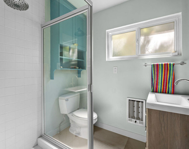 3612 Greenwood Avenue - Photo Thumbnail 19