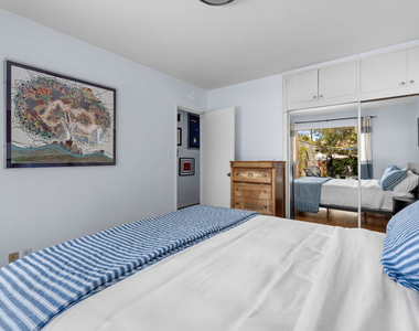 3612 Greenwood Avenue - Photo Thumbnail 15