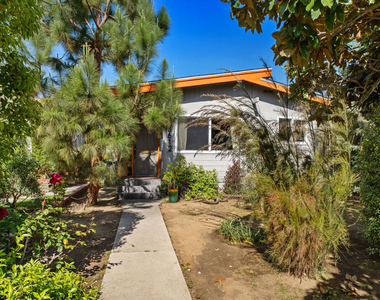 3612 Greenwood Avenue - Photo Thumbnail 5