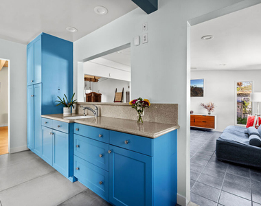 3612 Greenwood Avenue - Photo Thumbnail 8