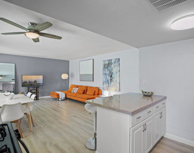 74125 San Marino Way - Photo Thumbnail 11