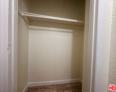 920 S S Hobart Blvd - Photo Thumbnail 4