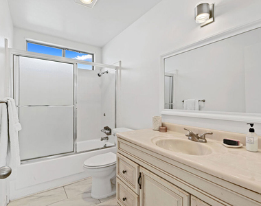 3636 Oceanhill Way - Photo Thumbnail 19