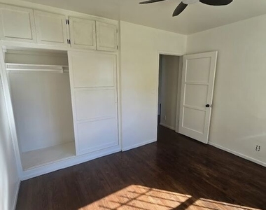 3311 1/2 W 78th Street - Photo Thumbnail 23