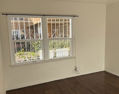 3311 1/2 W 78th Street - Photo Thumbnail 22