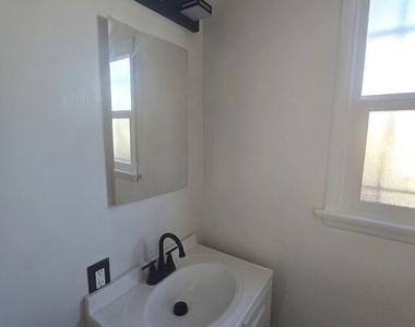 3311 1/2 W 78th Street - Photo Thumbnail 15