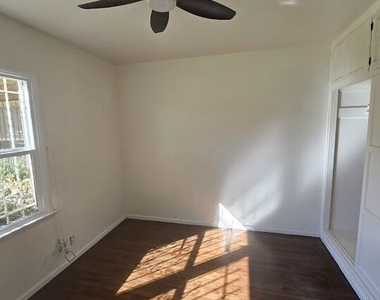 3311 1/2 W 78th Street - Photo Thumbnail 25