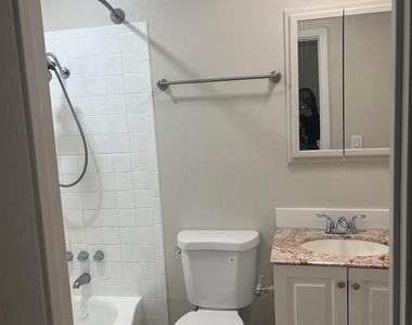135 Cook St - Photo Thumbnail 15