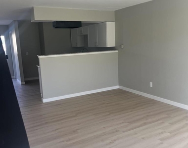 135 Cook St - Photo Thumbnail 3