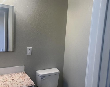 135 Cook St - Photo Thumbnail 10
