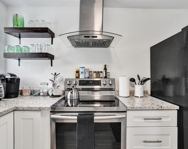 311 Se 3rd Avenue - Photo Thumbnail 5