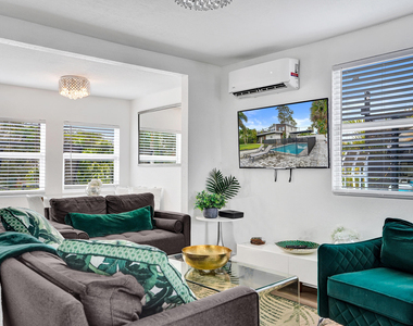 311 Se 3rd Avenue - Photo Thumbnail 10