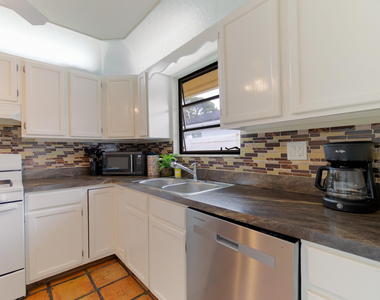 6130 Francis Street - Photo Thumbnail 18