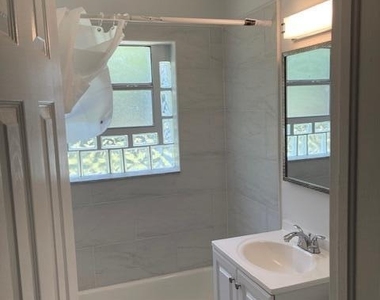 1911 Boston Avenue - Photo Thumbnail 4