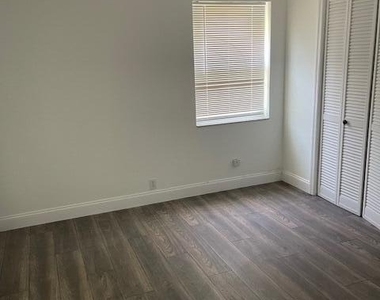 1911 Boston Avenue - Photo Thumbnail 3