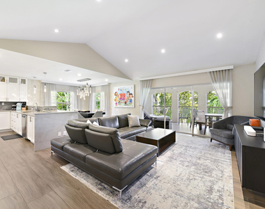 7369 Orangewood Lane - Photo Thumbnail 6