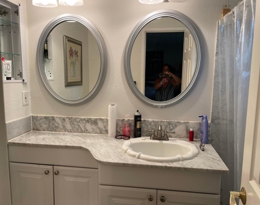 1198 Hillsboro Mile - Photo Thumbnail 11