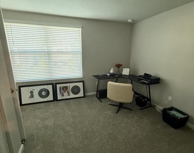 389 Salisbury Circle - Photo Thumbnail 19