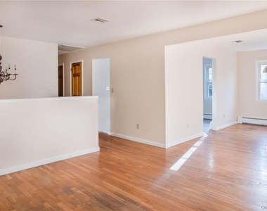 8 Fillmore Court - Photo Thumbnail 5