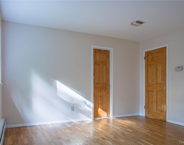8 Fillmore Court - Photo Thumbnail 12