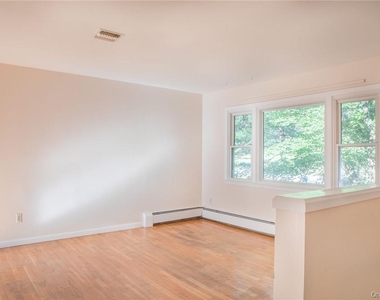 8 Fillmore Court - Photo Thumbnail 4