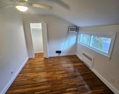 218 Warren Avenue - Photo Thumbnail 6