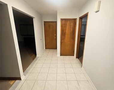 109 Rockwell Street - Photo Thumbnail 2