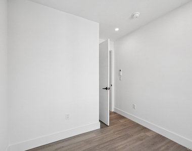 325 Manville Road - Photo Thumbnail 24