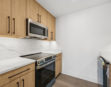 325 Manville Road - Photo Thumbnail 4