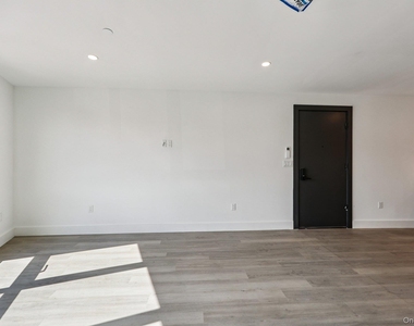 325 Manville - Photo Thumbnail 11