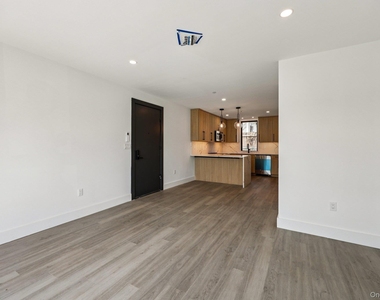 325 Manville - Photo Thumbnail 3