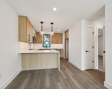 325 Manville - Photo Thumbnail 1