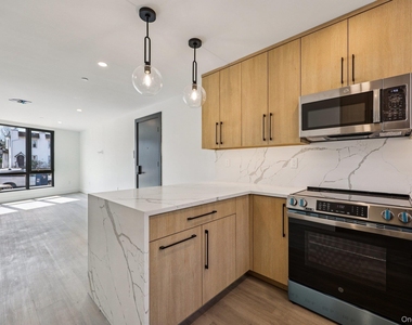 325 Manville - Photo Thumbnail 7