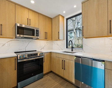 325 Manville - Photo Thumbnail 5